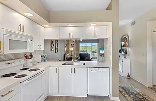 Naples Condo | PORT OF THE ISLANDS, FLORIDA.nRarely available first floor unit.
