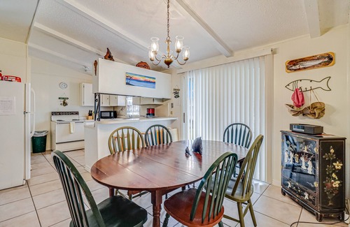 Palm Harbor House | Port Paradise | Snowbird-friendly house in Rockport with water views