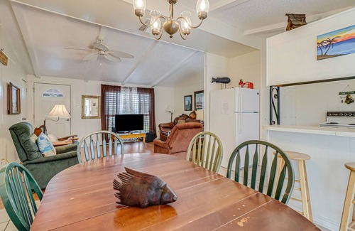 Palm Harbor House | Port Paradise | Snowbird-friendly house in Rockport with water views