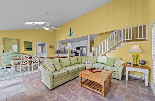 Oriental House | Port Peninsula Waterfront Paradise - Waterfront with Dock & Boat Lift