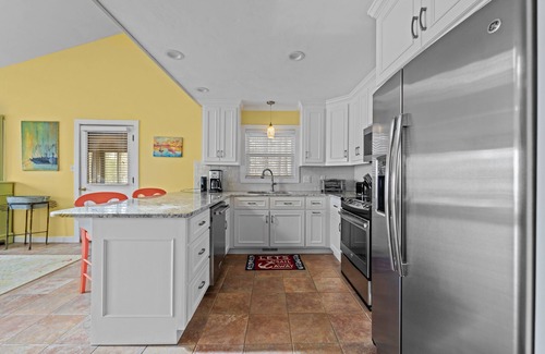 Oriental House | Port Peninsula Waterfront Paradise - Waterfront with Dock & Boat Lift