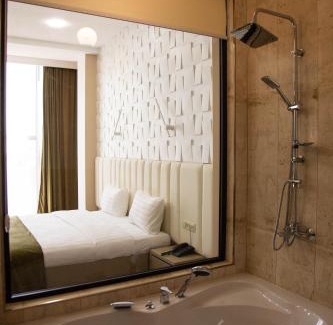 Parakar Hotel | Port Plaza EVN