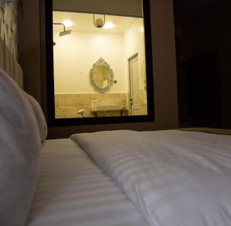 Parakar Hotel | Port Plaza EVN