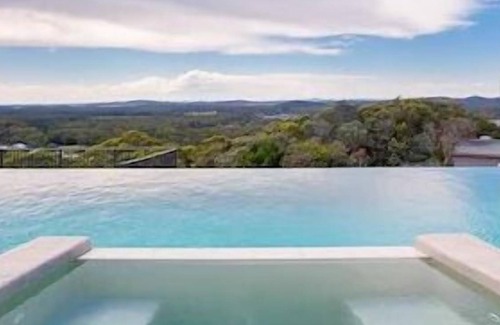 Boat Harbour Apartment | Port Stephens coastal beach & views- 400 m to beach