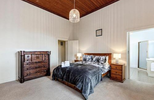 Portland House | Port View