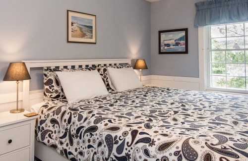 Wolfville Bed & Breakfast | Port Williams Room -KingBed, Patio, Downtown