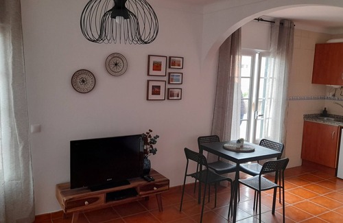 Reguengos de Monsaraz Apartment | Porta Reguengos Modern Apartment free on street parking