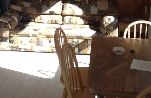 Kenora Cabin | Portage Lodge - Cabin #6 (5 people) - Kenora, Ontario, Canada