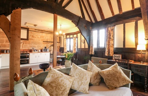 Polesworth Apartment | PORTER'S LODGE, pet friendly, character holiday cottage in Polesworth