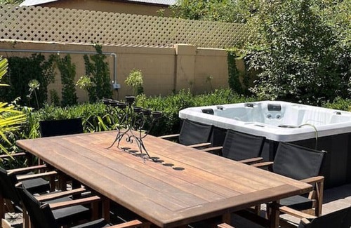 Albury House | Porters Cottage Oasis