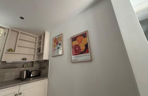 Lavrio Apartment | Portfront Neoclassic Lavrio House