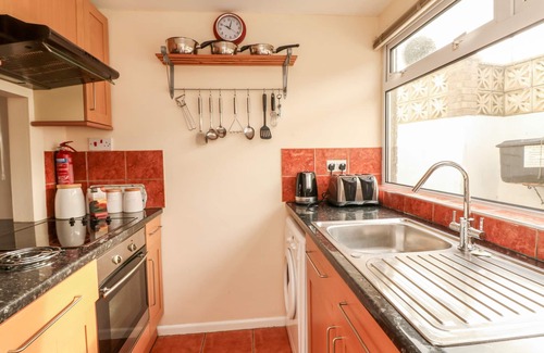 Newquay House | PORTH BEACH HOUSE, family friendly in Newquay
