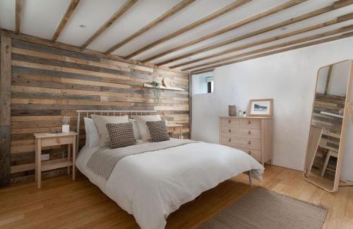 Treen House | Porthcurno Barns, The Cart Lodge - Cosy cottage, walk to Porthcurno beach, Pedn Vouder & Minack Theatre