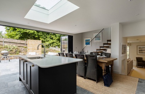 Rock Cottage | PORTHILLY GREYS, pet friendly, country holiday cottage in Rock
