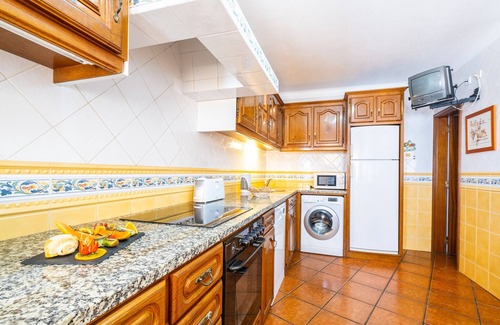 Penina Villa | Portimão: villa with heatable pool & BBQ