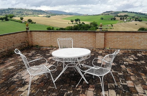 Treia House | Portion of farmhouse in the countryside of Treia with use of swimming pool