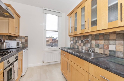York Cottage | Portland Apartment - sleeps 3 guests in 2 bedrooms