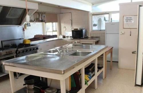 Allestree Cabin | Portland Bay Lodge - Group Accommodation
