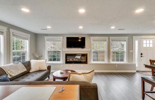 West Portland Park House | Portland Vacation Rental Near Parks and Downtown!