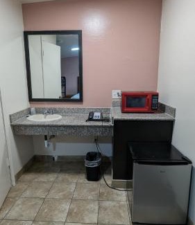 Parkrose Hotel | Portland Value Inn