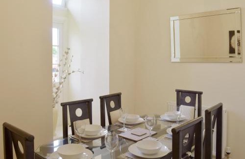 Troon House | Portland Villa