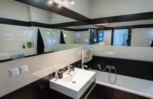 Srodmiescie Apartment | Portlight Apartment -at Marina Yacht Park, Old Town Gdynia
