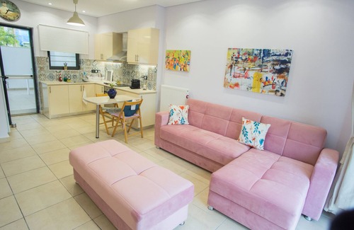 Ormos Agiou Ioannou House | Porto Rafti view by Akroploro for business or holidays.