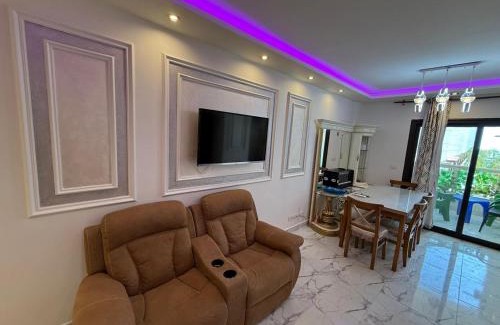 Al-Manasrah Apartment | Porto Said بورتوسعيد شاليه ثلاث حجرات وثلاثة حمام وصاله مكيف بالكامل وبلكونه وانترنت عدد 7 أسره