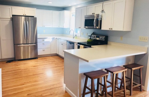 Portsmouth House | Portsmouth/Newport House, 1 mile from beach