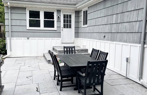 Portsmouth House | Portsmouth/Newport House, 1 mile from beach