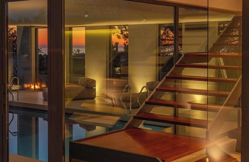 Carreco Villa | Portugal Active Eben Lodge | Heated Pool
