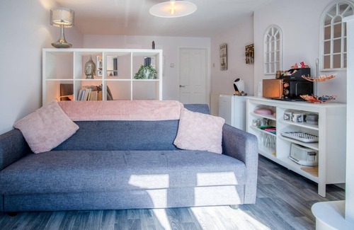 Bishopston Apartment | Portway Nook - 1 Bedroom Studio - Bishopston