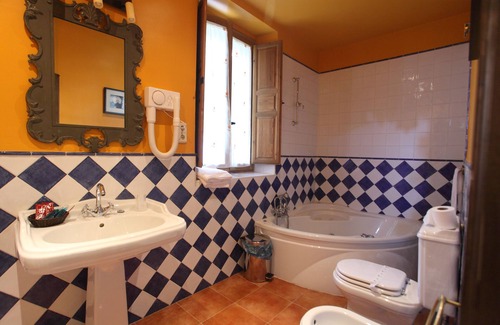 La Adrada House | Posada de Villa Maria