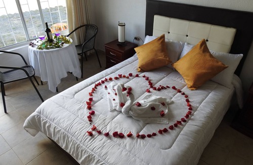 Monte Viejo Hotel | Posada Ecoturistica Villa Rouse