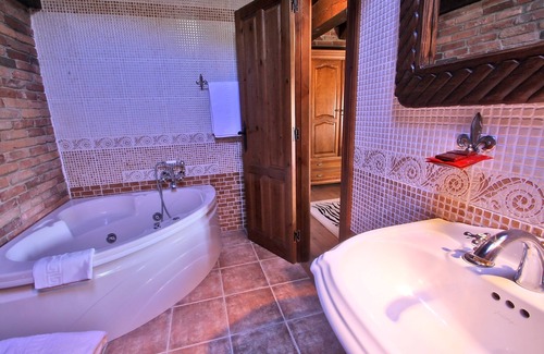 Los Corrales de Buelna House | Posada Medieval el Manjon
