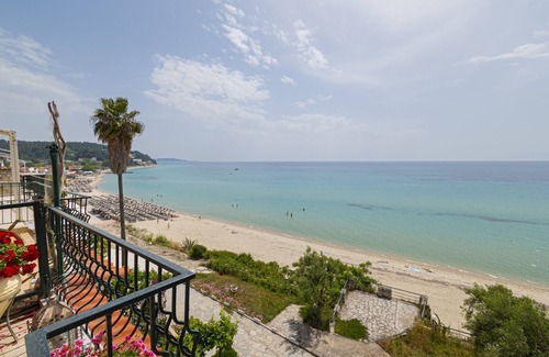 Siviri Apartment | Poseidon Seafront Apartment by RentalsPro