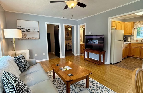 Southern Shores House | Poseidon’s Mini Getaway: Serene Outer Banks Retreat Near the Beach