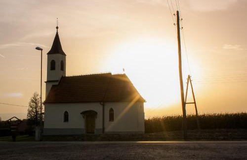 Tisina House | Posestvo Rožengrunt pri Miheliču