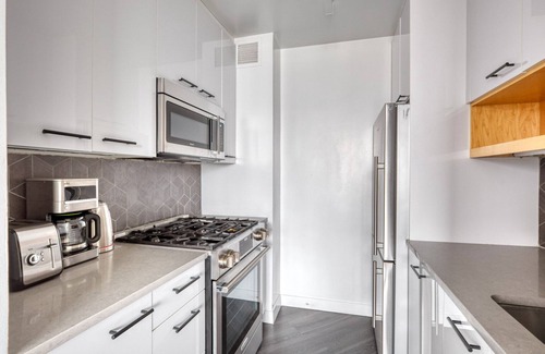 East Village Apartment | Posh 1BR in Hip East Village w/Doorman + Gym by Blueground