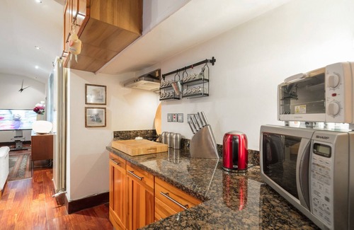 Kensington Apartment | Posh 2 bed 1 bath, parquet floor, Kensington W8 Home to Prince and Princess