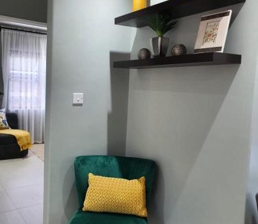 Bulawayo Apartment | Posh 3 bedroomed guesthouse in Hillside with pool - 2039