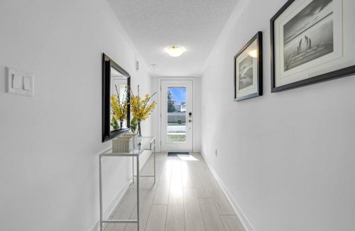Burlington House | Posh 4 Bed Home with Backyard in Great Location