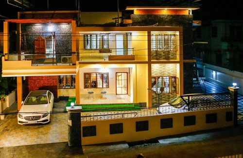 Thrissur House | Posh 6 BHK S at BELLJEM Homes in housing colony close to city