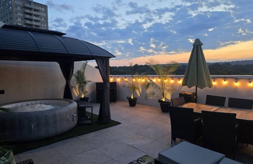East Orange Apartment | Posh Couple's Suite-Private Patio w/jacuzzi