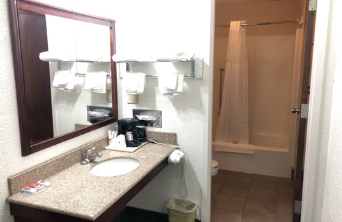 Wisconsin Rapids Hotel | Posh Inn & Suites