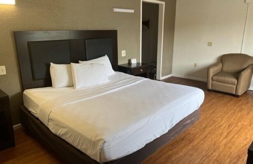 Wisconsin Rapids Hotel | Posh Inn & Suites