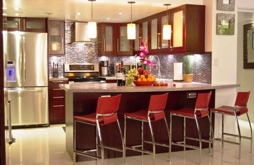 Waikiki Condo | Posh & Lavish . 2 ADJOINING SUITES . Direct Ocean Views