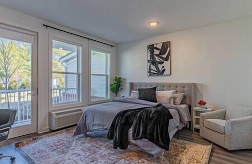 Hillsborough Apartment | Posh Living condo in hillborough