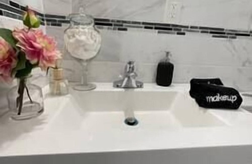 Plainfield House | Posh Living Cozy Haven 1
