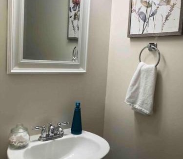 Durham House | * Posh Place * King Bed * Long Term Stays *